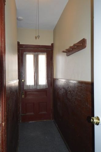 4 Maxwell Ct, Worcester MA 01607-1016 exterior