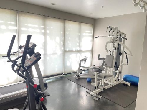 4414 Cedar Springs Rd, Dallas TX 75219-2028 exterior