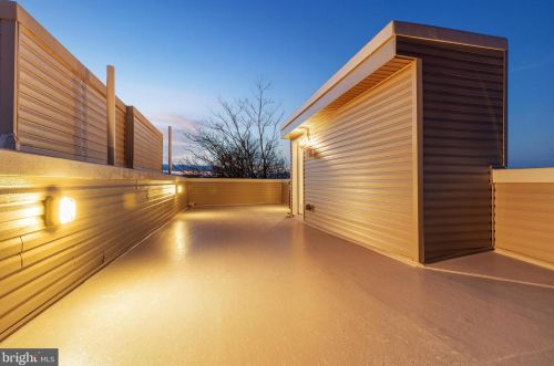 1720 22nd St, Philadelphia PA 19145-1943 exterior