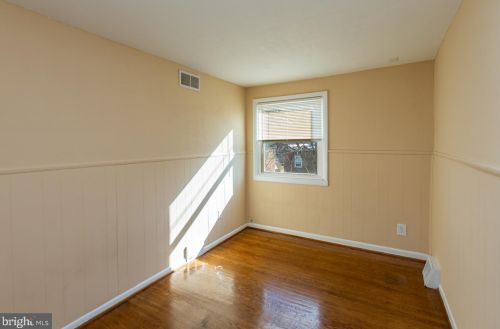 4032 Gideon Rd, Chester PA 19015-1906 exterior