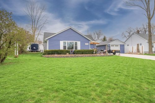 2916 92 St, Sturtevant WI 53177-2017 exterior