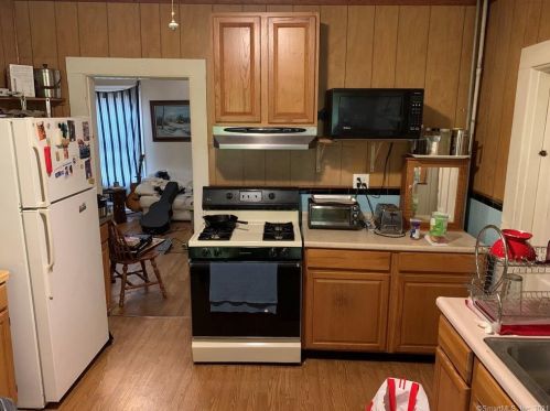 500 Stanley St, New Britain CT  06051-3233 exterior