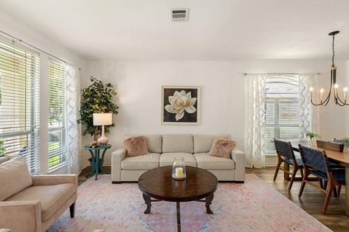 14320 Broadwinged Hawk Dr, Austin TX  78738-6568 exterior