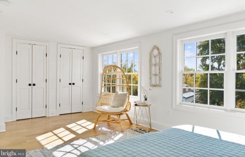 4420 Fessenden St, Washington DC  20016-4054 exterior