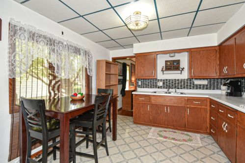 1754 65, Milwaukee WI 53214-3249 exterior