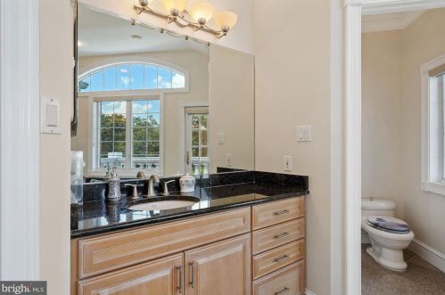 12705 Greenbriar Rd, Rockville MD 20854-6324 exterior