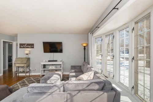 1233 Vly St, Chaska MN 55318-2425 exterior