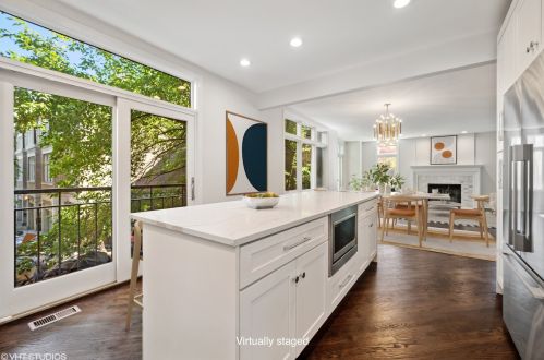 2701 Janssen Ave, Chicago IL 60657-1323 exterior