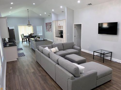 2062 Detroit Ave, Atlanta GA  30314-1105 exterior