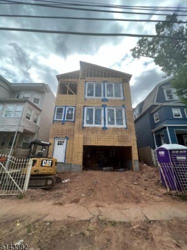 22 Cedar Ave, Newark NJ 07106-1209 exterior