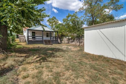 504 Monterey St, Denison TX 75021-6464 exterior