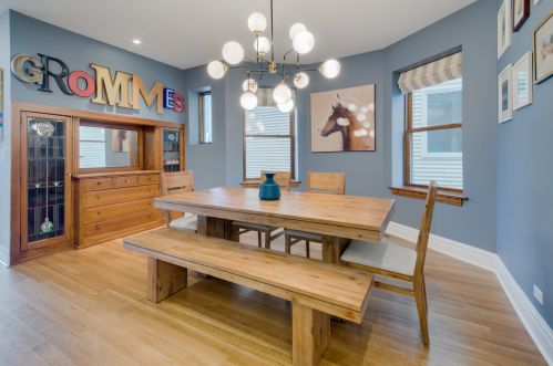 4727 Artesian Ave, Chicago IL 60645-5302 exterior