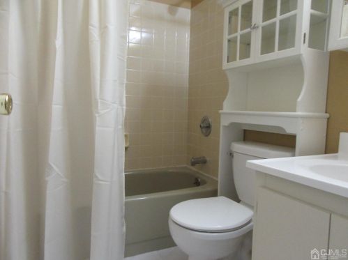 93 Pendleton Pl, Old Bridge NJ 08857-2887 exterior