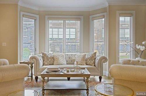 17 Winterburn Pl, Edgewater, NJ 07020-1114