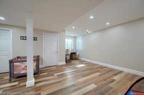 966 Smith Ave, Bham MI  48009-4709 exterior