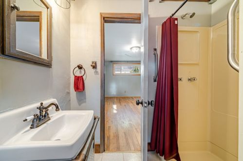 213 Dorothy Dr, Pittsburgh PA 15235-1829 exterior