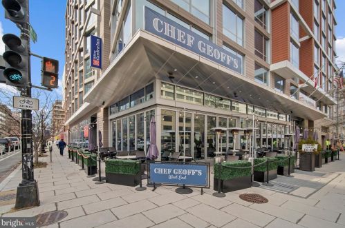 2201 L St, Washington DC  20037-1409 exterior