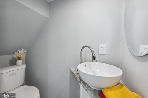 6240 Clayton Ave, Camden NJ 08109-1305 exterior