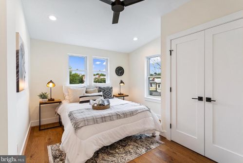 302 Rhode Is Ave, Washington DC 20001-1827 exterior