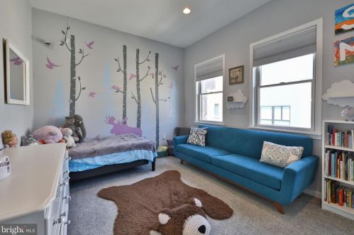 1513 Bainbridge St, Philadelphia PA 19146-2130 exterior