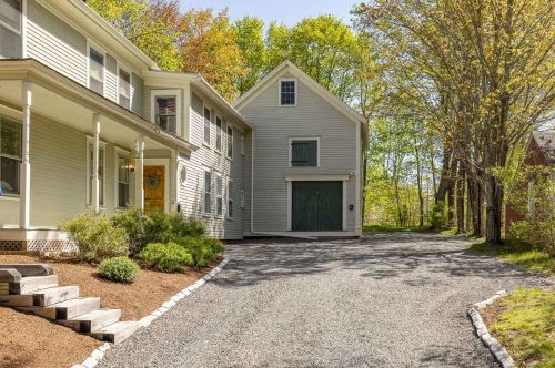 9 Arch St, Dover, NH 03820-3601