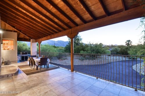 4421 Pontatoc Rd, Tucson AZ 85718-6750 exterior