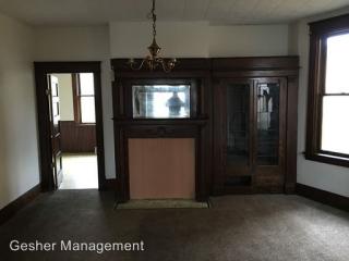 402 Giffin Ave, Pittsburgh PA  15210-2414 exterior