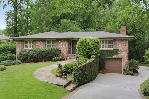560 High Point Ln, Atlanta, GA 30342-2753