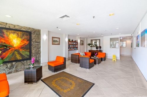 1925 Kalakaua Ave, Honolulu HI  96815-1827 exterior