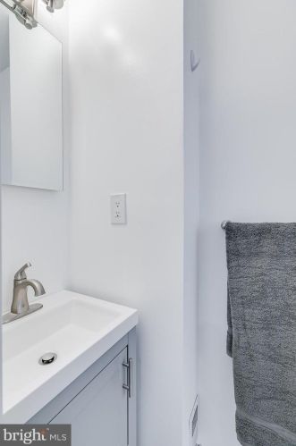 834 Kater St, Philadelphia PA 19147-1851 exterior