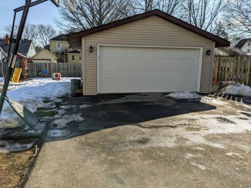 926 Tappan St, Bull Valley IL 60098-2451 exterior