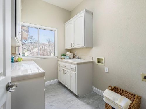 4151 Hensley Cir, Folsom CA 95762-4278 exterior