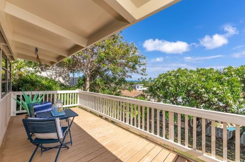 4933 Waa St, Honolulu HI 96821-1445 exterior