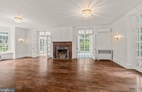 6424 City Ave, Philadelphia PA 19151-2410 exterior