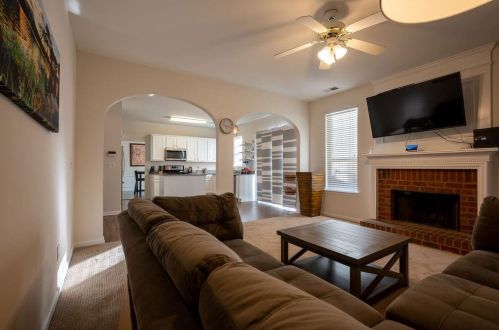 1201 Cascade Hl Dr, Atlanta GA 30336 exterior