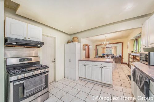 927 Mcreynolds Ave, Grand Rapids MI 49504-4439 exterior