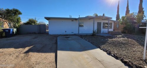209 Knox Dr, Tucson, AZ 85705-3220