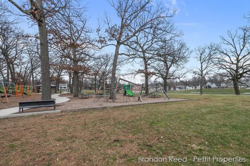 340 Dean St, Grand Rapids MI 49505-4735 exterior