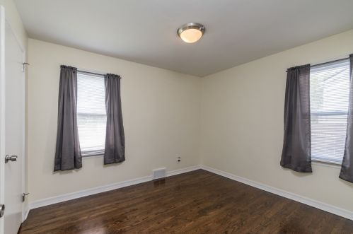 1106 Pne St, Waukegan IL 60085-2728 exterior