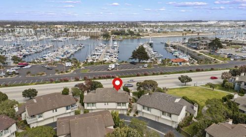 3354 Sunset Ln, Oxnard CA 93035-4128 exterior