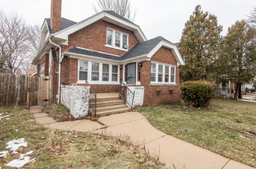 4345 28th St, Milwaukee, WI 53216-1813