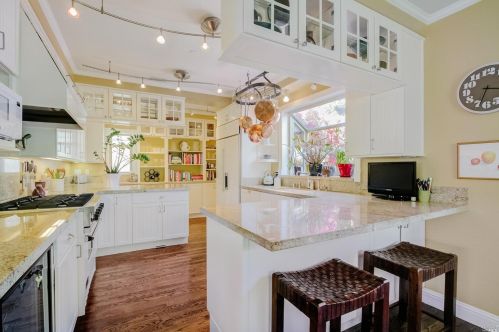 93 Elm Ave, Mill Valley CA 94941-2105 exterior