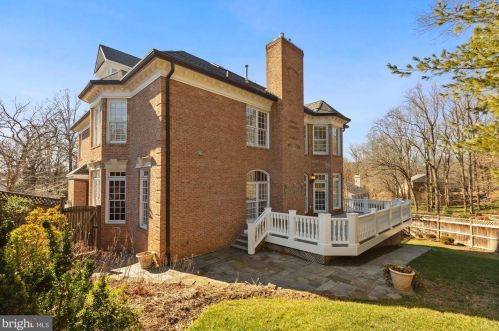 5802 Bent Twig Rd, Mc Lean VA 22101-1806 exterior