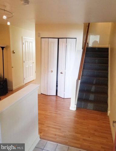 339 9th St, Philadelphia PA  19107-1409 exterior