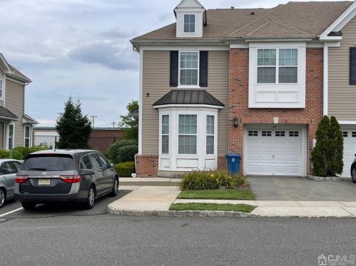 33 Vincent Behan Blvd, Edison, NJ 08837-7000