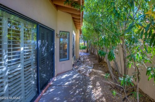 4539 Red Mesa Dr, Tucson AZ  85718-3562 exterior