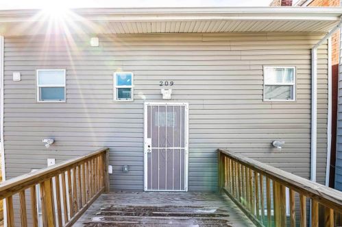 209 Steins St, Saint Louis MO 63111-3343 exterior