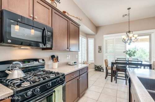 1121 Night Heron Dr, Green Valley AZ 85614-6014 exterior