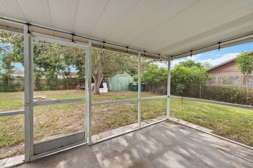 5090 31 Pl, Naples FL 34116-8144 exterior