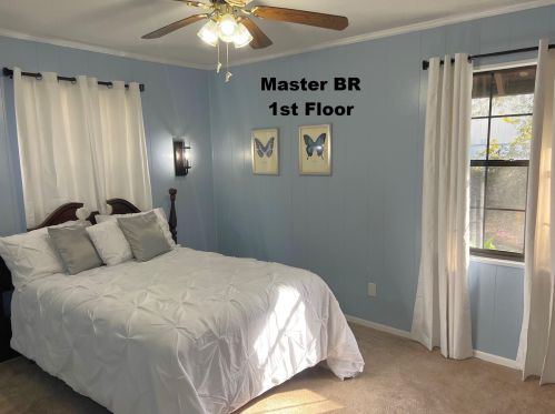 453 Squirrel Rd, Defuniak Springs FL 32433-7682 exterior